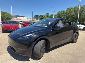 Used 2025 Tesla Model Y Long Range video 1