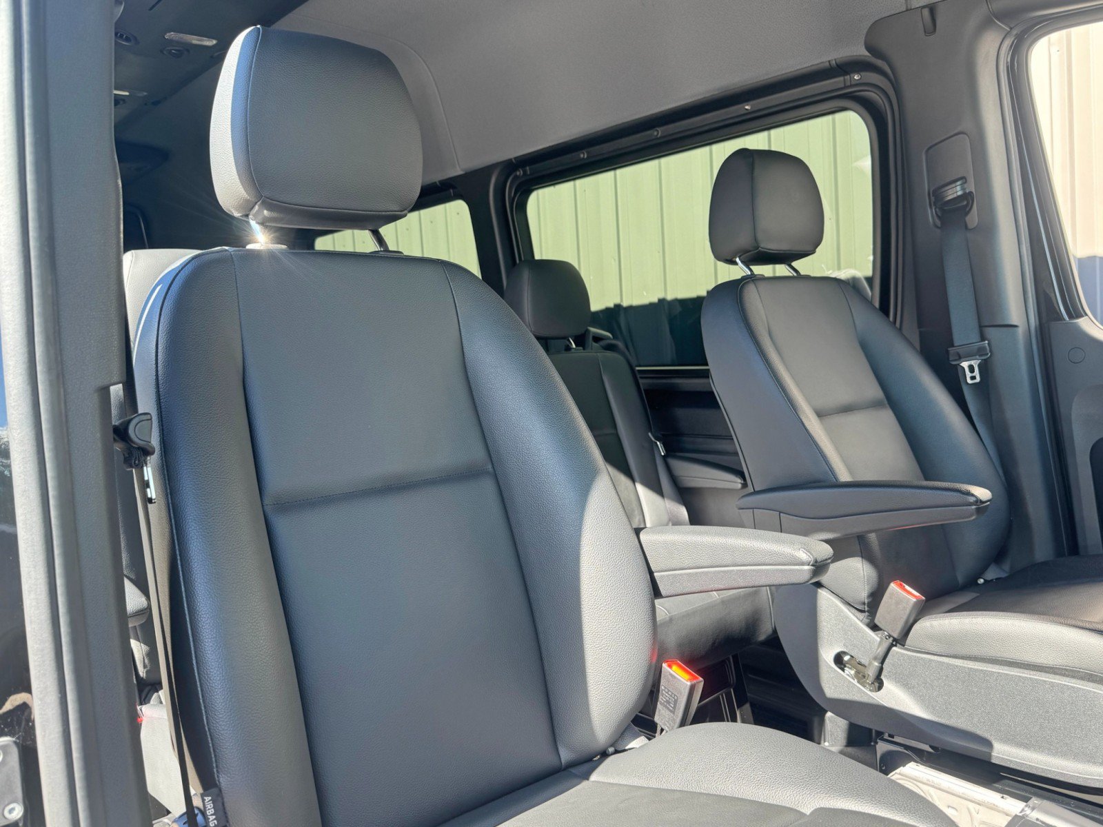 Used 2024 Mercedes-Benz Sprinter 2500 image 32
