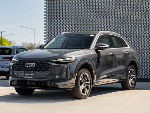 Certified 2025 Audi Q5 Premium w/ Convenience Package AWD/4WD image 7