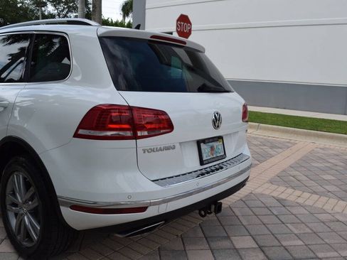 Used 2016 Volkswagen Touareg TDI AWD/4WD image 19