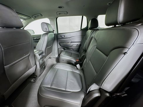 Used 2023 GMC Acadia SLT image 28