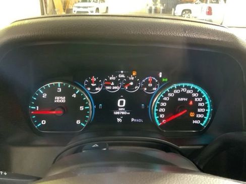 Used 2018 GMC Yukon Denali w/ Open Road Package AWD/4WD image 18
