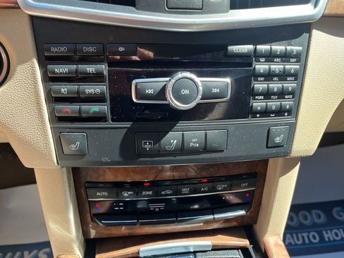 Used 2013 Mercedes-Benz E 350 4MATIC Sedan image 10