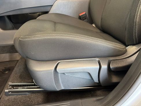 Certified 2025 Nissan Rogue S AWD/4WD image 17