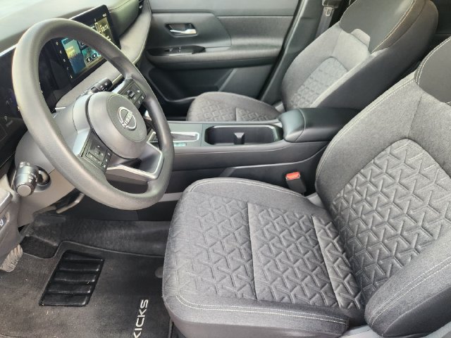 Used 2025 Nissan Kicks SV FWD image 13