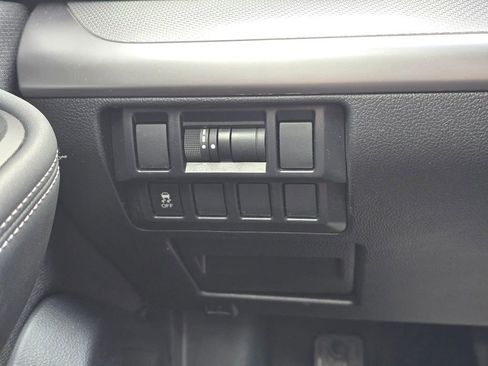 Used 2018 Subaru Outback 2.5i Premium AWD/4WD image 17