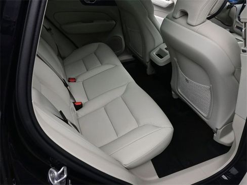 Used 2025 Volvo XC60 B5 Plus w/ Protection Package Premier image 27