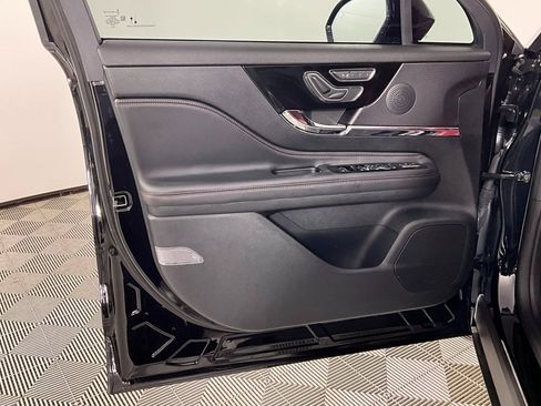 Used 2025 Lincoln Corsair Reserve image 18