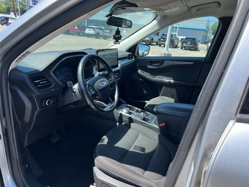 Used 2023 Ford Escape Active w/ Tech Pack #1 FWD image 9