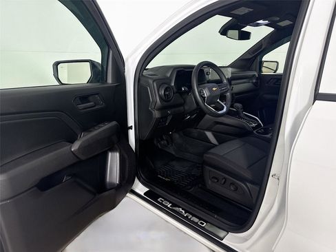 Used 2024 Chevrolet Colorado W/T w/ WT Convenience Package II image 3