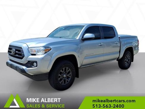 Used 2022 Toyota Tacoma SR5 AWD/4WD image 3