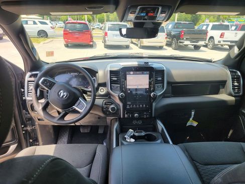 Used 2025 RAM 1500 Big Horn AWD/4WD image 16