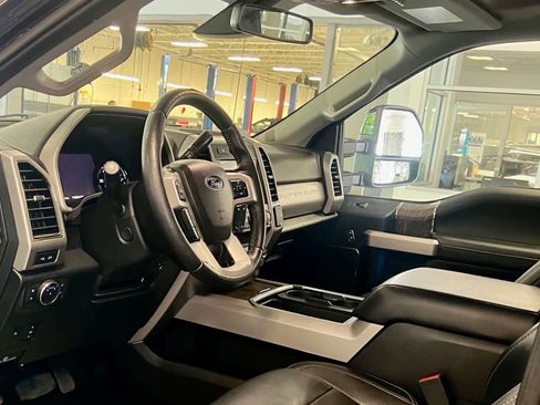 Used 2019 Ford F350 Lariat w/ Lariat Ultimate Package AWD/4WD image 5