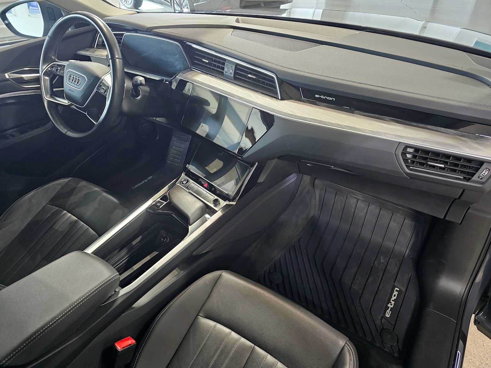 Used 2024 Audi Q8 e-tron Premium Plus AWD/4WD image 11