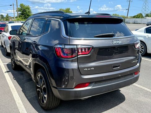 Used 2023 Jeep Compass Limited AWD/4WD image 3
