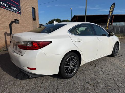 Used 2016 Lexus ES 350 w/ Premium Package w/Wood Trim FWD image 7