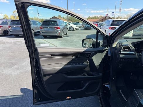 New 2026 Honda Odyssey Touring image 27