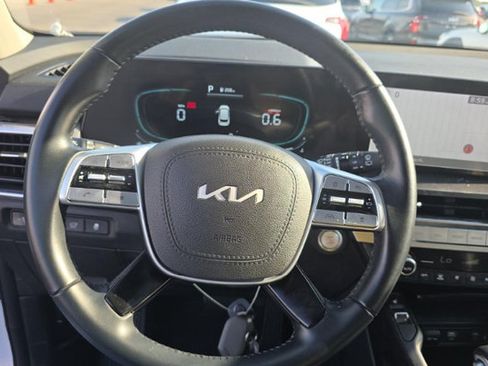 Used 2025 Kia Telluride S FWD image 6