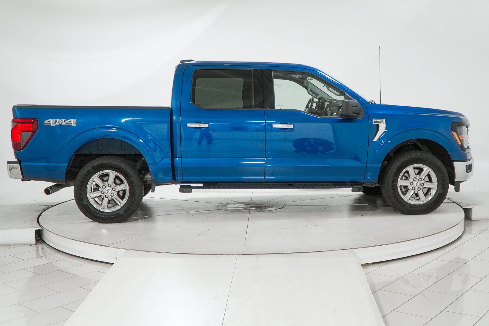 Used 2025 Ford F150 XLT w/ Equipment Group 301A Standard AWD/4WD image 11