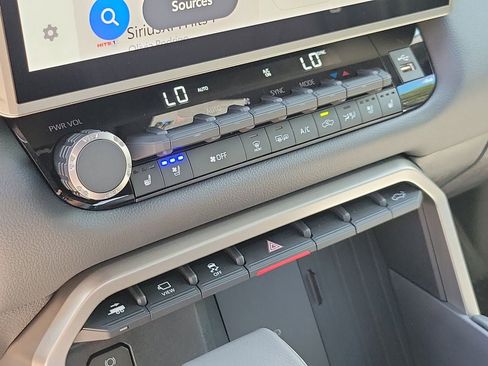 New 2026 Toyota Tundra Limited AWD/4WD image 25