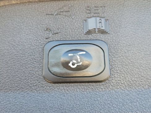 Used 2016 Ford Escape SE w/ Equipment Group 201A AWD/4WD image 9