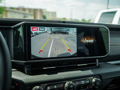 New 2026 Jeep Wrangler Unlimited Sahara AWD/4WD image 24