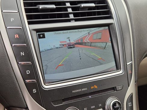 Used 2018 Lincoln MKX Select w/ Select Plus Package image 22