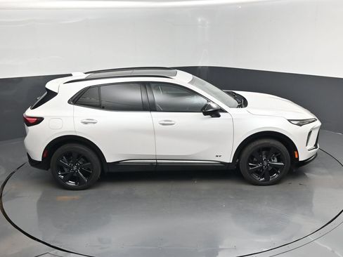 Used 2025 Buick Envision Sport Touring AWD/4WD image 13