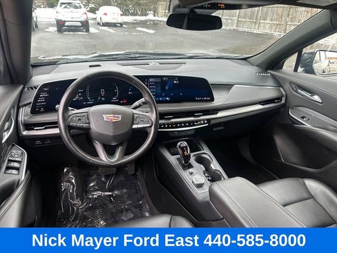 Used 2025 Cadillac XT4 Premium Luxury image 31