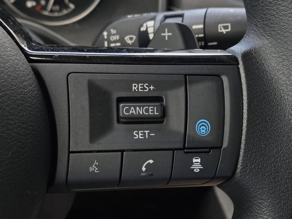 Used 2023 Nissan Rogue SV FWD image 22