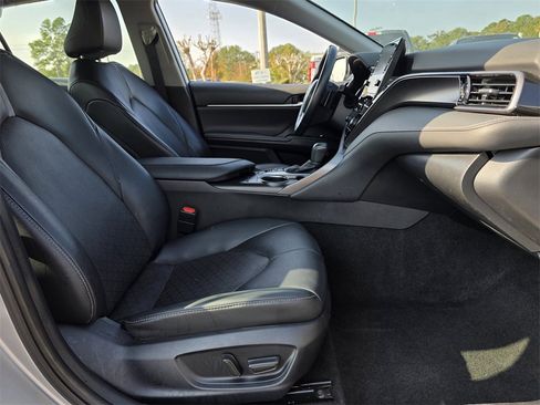 Used 2023 Toyota Camry XSE image 25