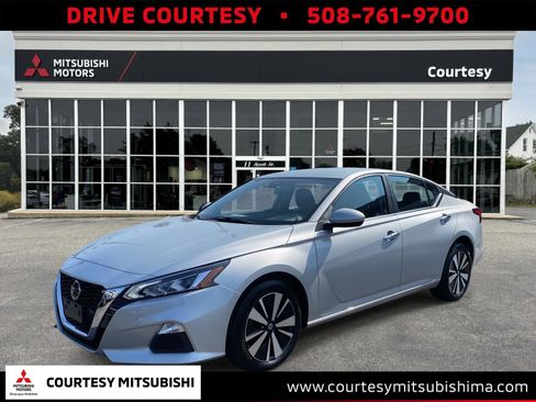 Used 2021 Nissan Altima 2.5 SV image 1
