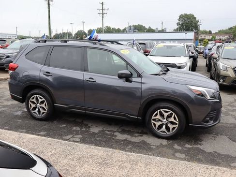 Certified 2024 Subaru Forester Premium AWD/4WD image 9