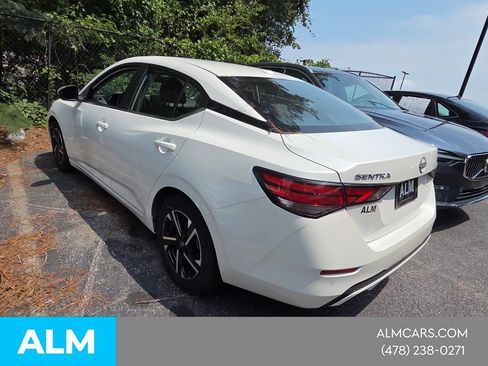 Used 2024 Nissan Sentra SV FWD image 2