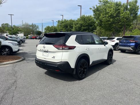 Certified 2023 Nissan Rogue SV w/ SV Premium B Package image 5