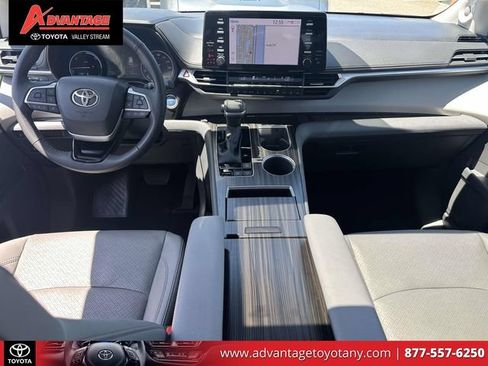 Certified 2023 Toyota Sienna Limited AWD/4WD image 19