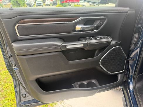 Used 2021 RAM 1500 Laramie AWD/4WD image 10