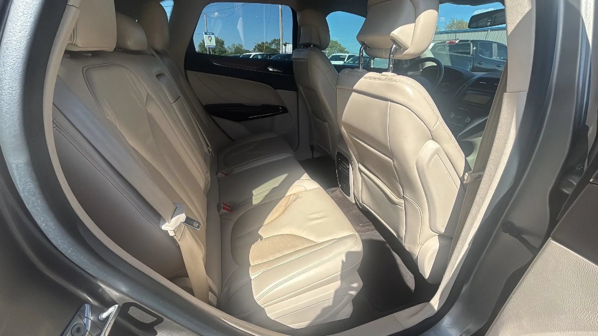 Used 2017 Lincoln MKC Select w/ Select Plus Package FWD image 12