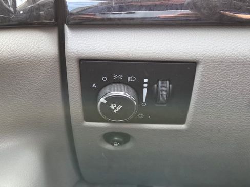 Used 2011 Jeep Grand Cherokee Laredo AWD/4WD image 21