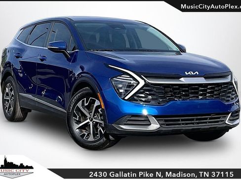 Used 2025 Kia Sportage EX image 1