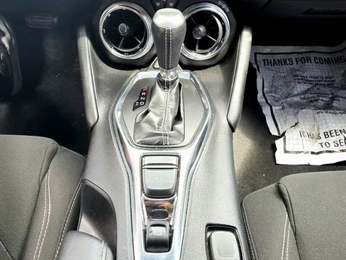 Used 2019 Chevrolet Camaro LT RWD image 9