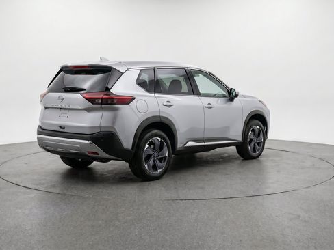 Used 2025 Nissan Rogue SV FWD image 9