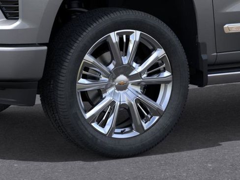 New 2026 Chevrolet Silverado 1500 High Country AWD/4WD image 9