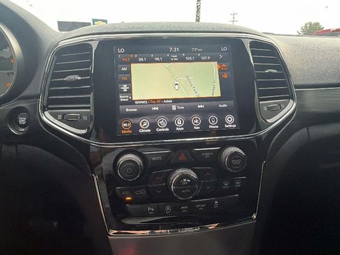 Used 2020 Jeep Grand Cherokee Altitude RWD image 33