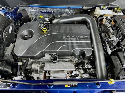 Used 2023 Chevrolet Equinox LT image 38