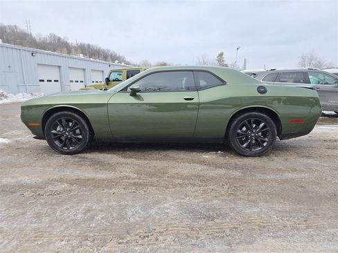 Used 2022 Dodge Challenger SXT w/ Blacktop Package image 7