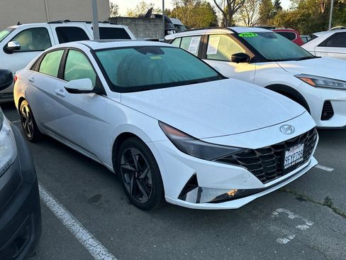 Used 2023 Hyundai Elantra Limited w/ Cargo Package image 2