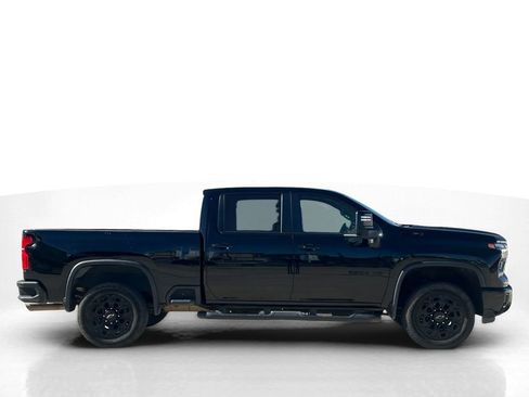 Used 2024 Chevrolet Silverado 2500 LT w/ Midnight Edition image 4