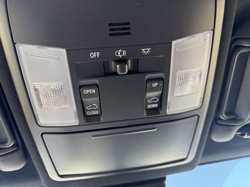 Used 2017 Toyota RAV4 SE w/ Advanced Technology Package image 21