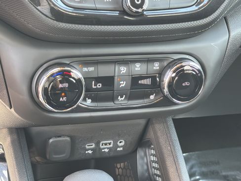Used 2023 Chevrolet TrailBlazer LT w/ Convenience Package FWD image 30